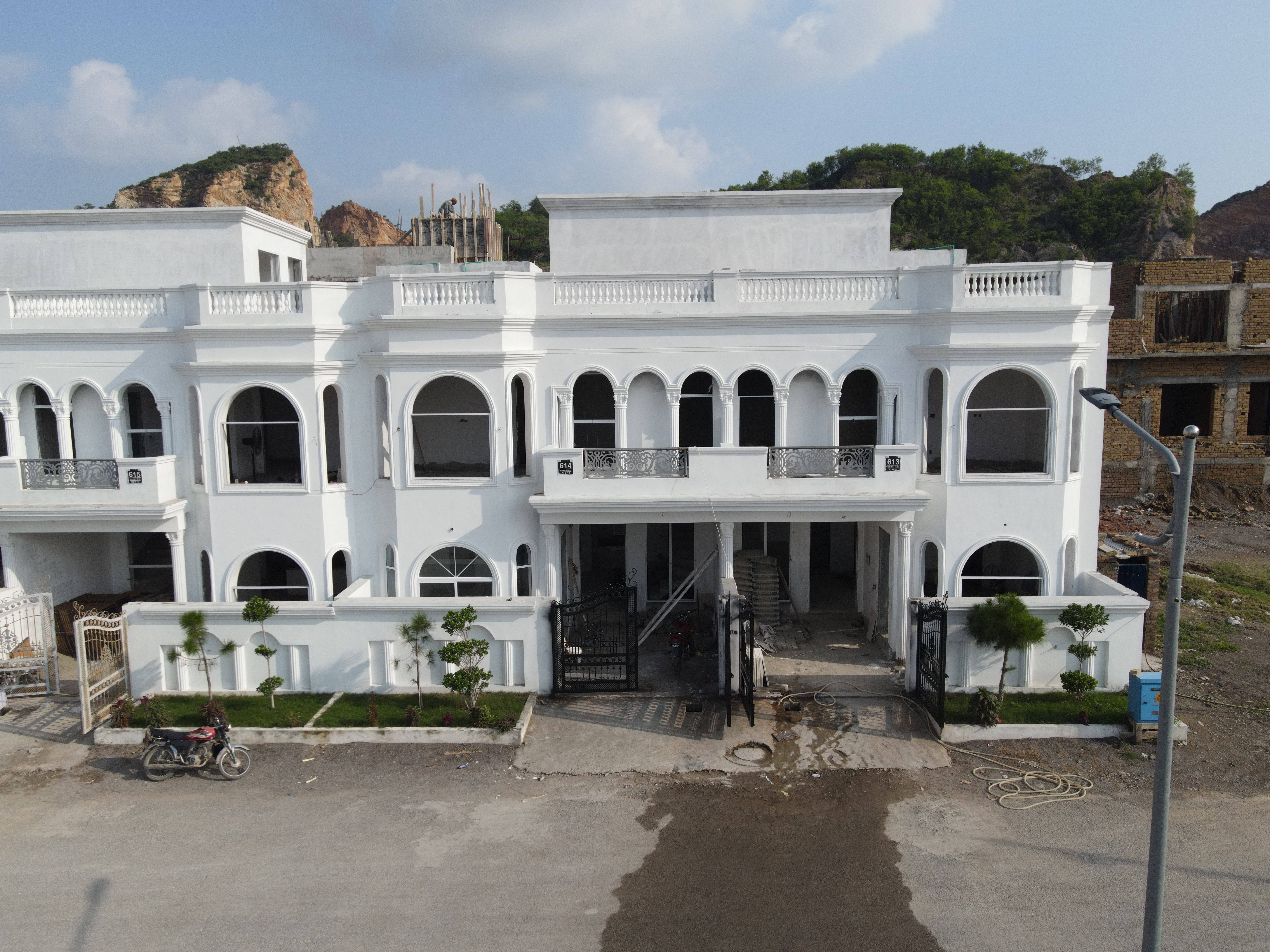 Executives villas in Faisal Hills